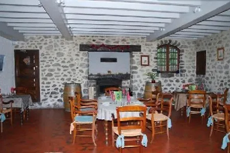 Au Bon Coin Отель Lurbe-Saint-Christau