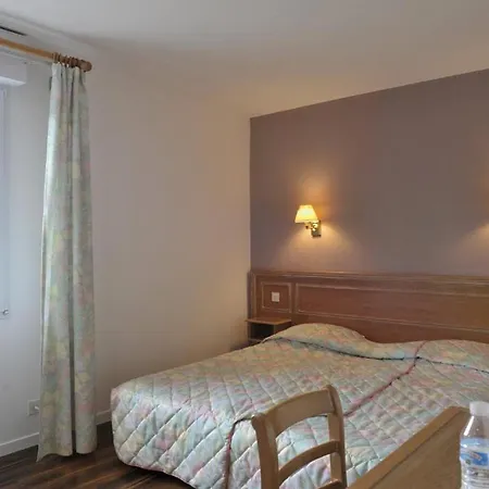 Отель Au Bon Coin Lurbe-Saint-Christau
